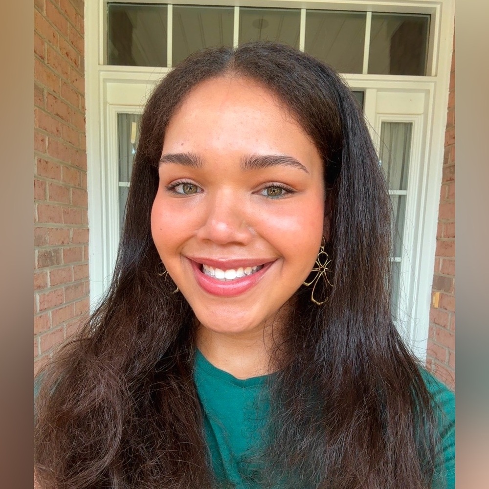 Meet your Posher, Olivia!